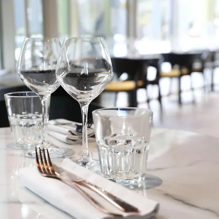Mercure Lyon Centre Charpennes מלון וילאורבן