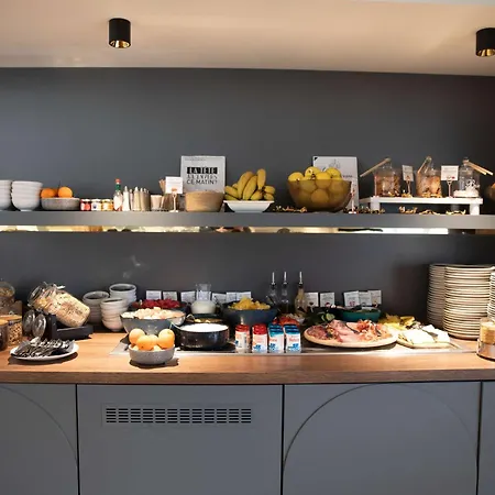 Hotel Mercure Lyon Centre Charpennes 4*
