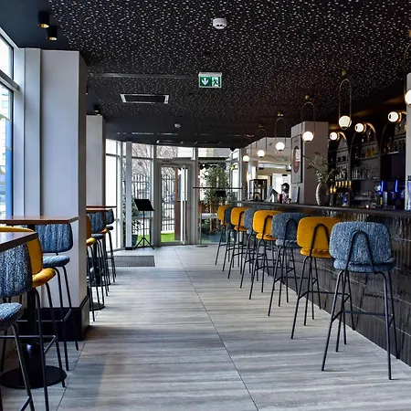 Mercure Lyon Centre Charpennes 4*