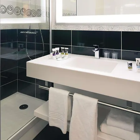 Hotel Mercure Lyon Centre Charpennes Parc De La Tete D'or 4*