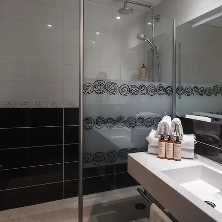 Mercure Lyon Centre Charpennes Parc De La Tete D'or Hotel 4*