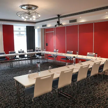 Mercure Lyon Centre Charpennes Hotel 4*